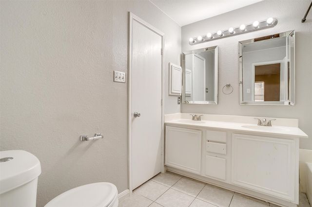 927 Simon Drive, Cedar Hill, TX 75104