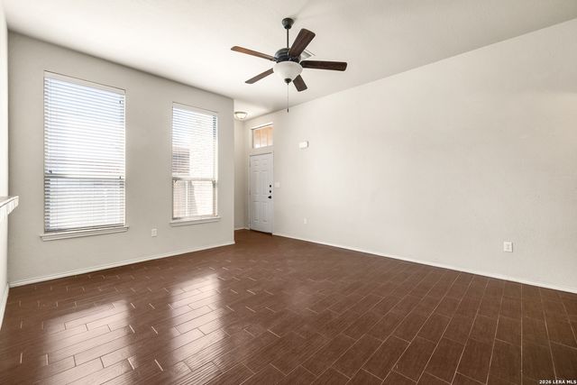 566 CREEKSIDE CIR, New Braunfels, TX 78130