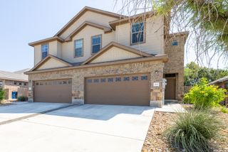 566 CREEKSIDE CIR, New Braunfels, TX 78130