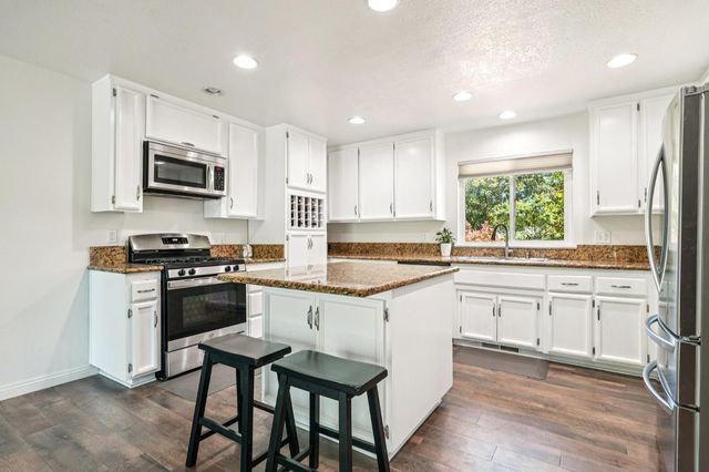 3061 Latham Ln, El Dorado Hills, CA 95762