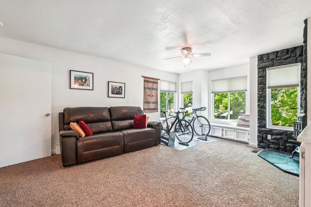 3061 Latham Ln, El Dorado Hills, CA 95762