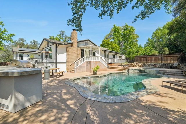 3061 Latham Ln, El Dorado Hills, CA 95762