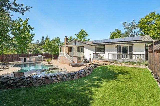 3061 Latham Ln, El Dorado Hills, CA 95762