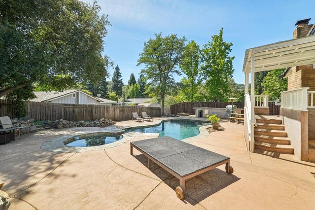 3061 Latham Ln, El Dorado Hills, CA 95762