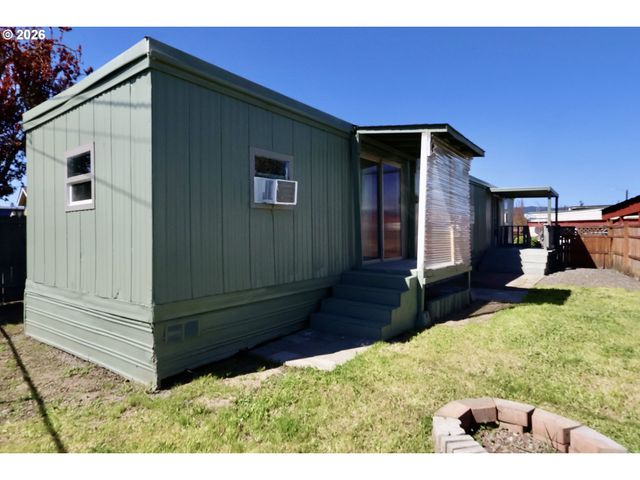 225 41ST St 36, Springfield, OR 97478