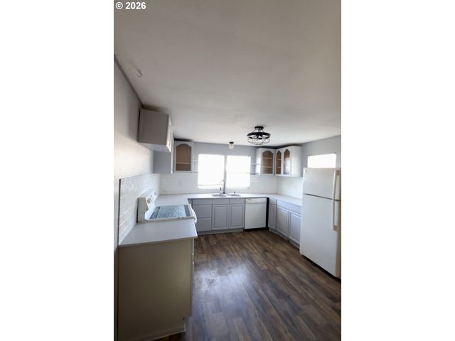 225 41ST St 36, Springfield, OR 97478