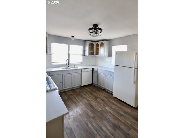 225 41ST St 36, Springfield, OR 97478