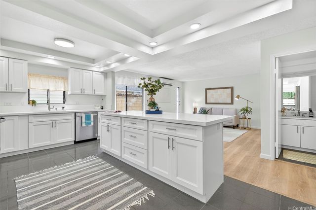 7539 Huialoha Street, Honolulu, HI 96825