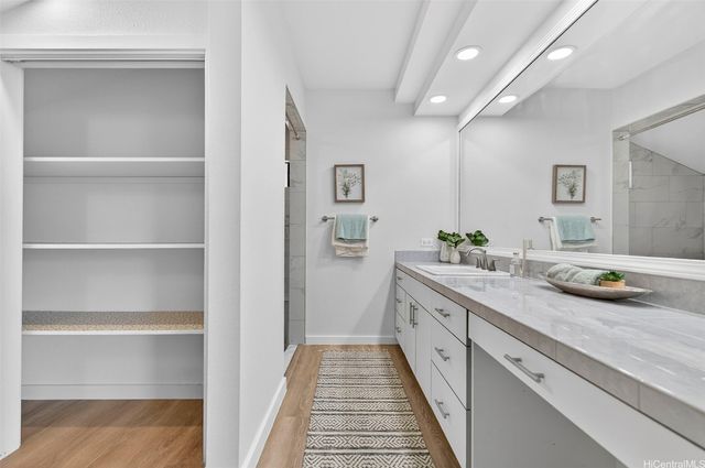 7539 Huialoha Street, Honolulu, HI 96825