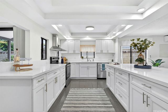 7539 Huialoha Street, Honolulu, HI 96825