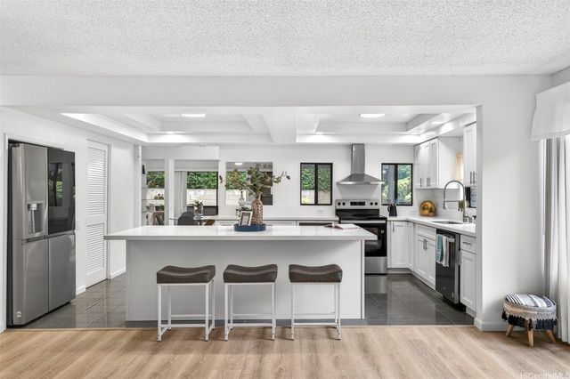 7539 Huialoha Street, Honolulu, HI 96825