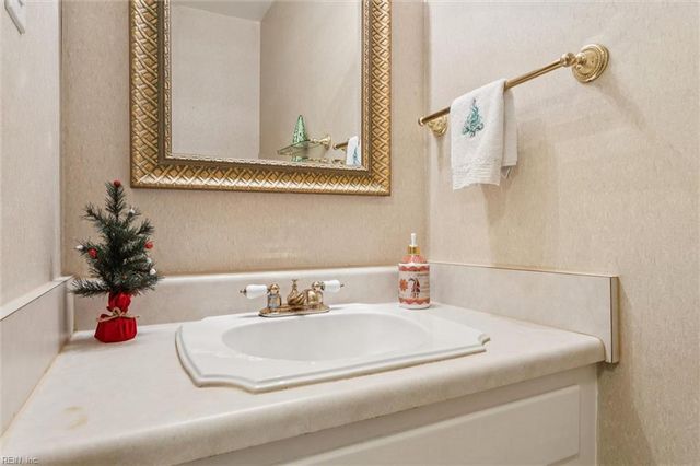 2502 Longleaf CT, Virginia Beach, VA 23454