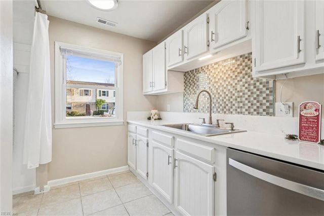 2502 Longleaf CT, Virginia Beach, VA 23454