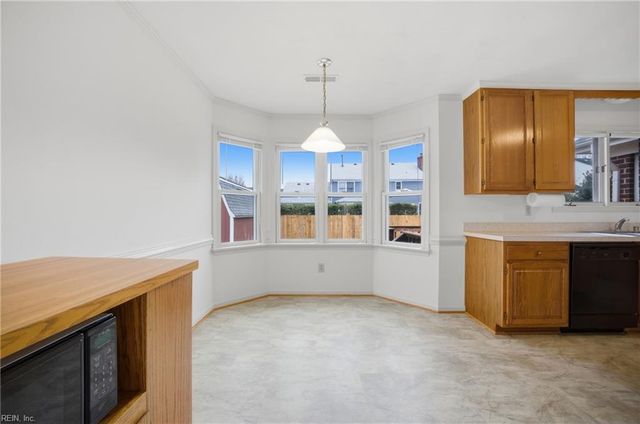 928 Fox Ridge TRL, Chesapeake, VA 23322