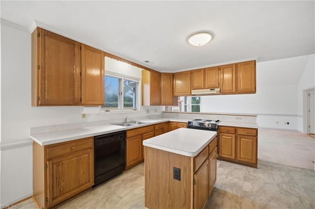 928 Fox Ridge TRL, Chesapeake, VA 23322