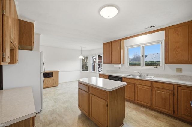 928 Fox Ridge TRL, Chesapeake, VA 23322