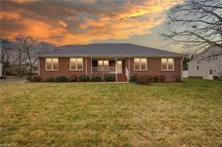 928 Fox Ridge TRL, Chesapeake, VA 23322