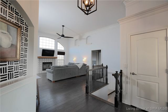 4012 Crestwood Drive, Floyds Knobs, IN 47119