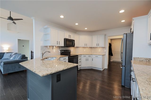 4012 Crestwood Drive, Floyds Knobs, IN 47119