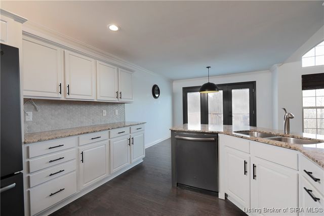 4012 Crestwood Drive, Floyds Knobs, IN 47119