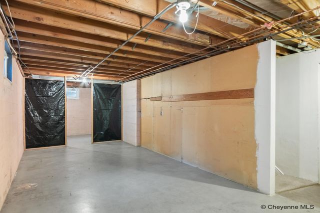 3235 FIR DR, Cheyenne, WY 82001