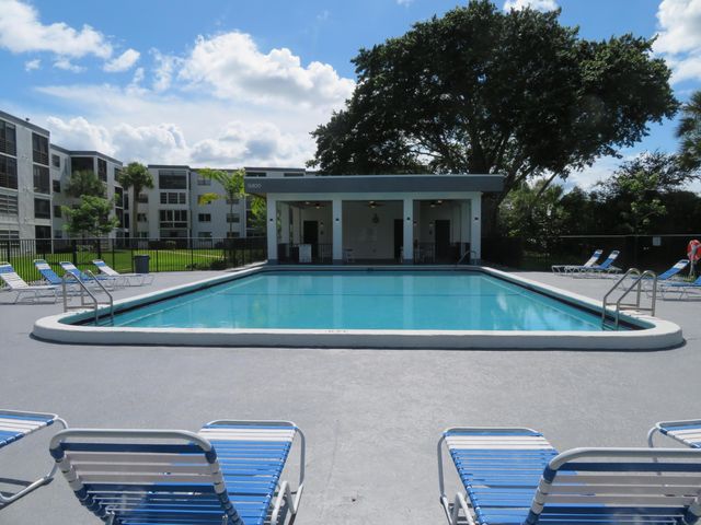 9233 SW 8th Street 119, Boca Raton, FL 33428