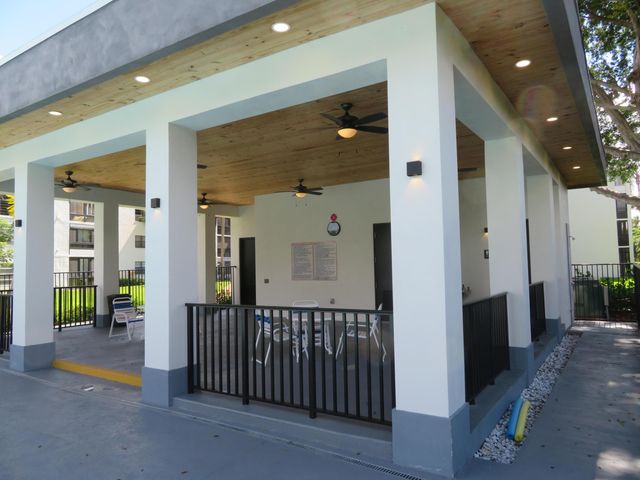 9233 SW 8th Street 119, Boca Raton, FL 33428