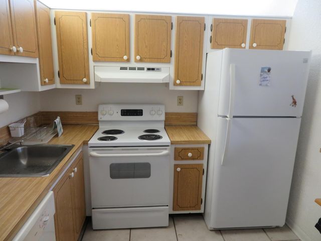 9233 SW 8th Street 119, Boca Raton, FL 33428