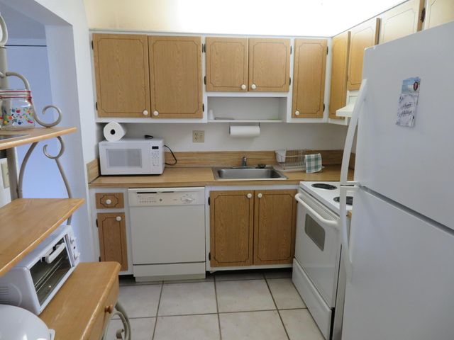 9233 SW 8th Street 119, Boca Raton, FL 33428