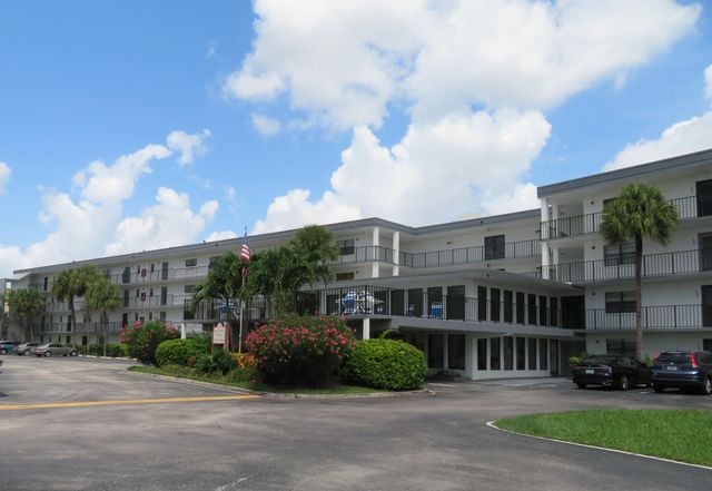 9233 SW 8th Street 119, Boca Raton, FL 33428