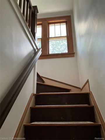 216 Woodside Road, Royal Oak, MI 48073
