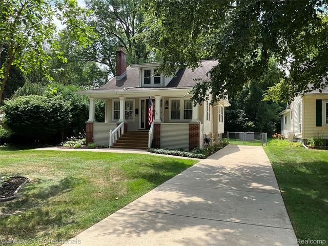 216 Woodside Road, Royal Oak, MI 48073