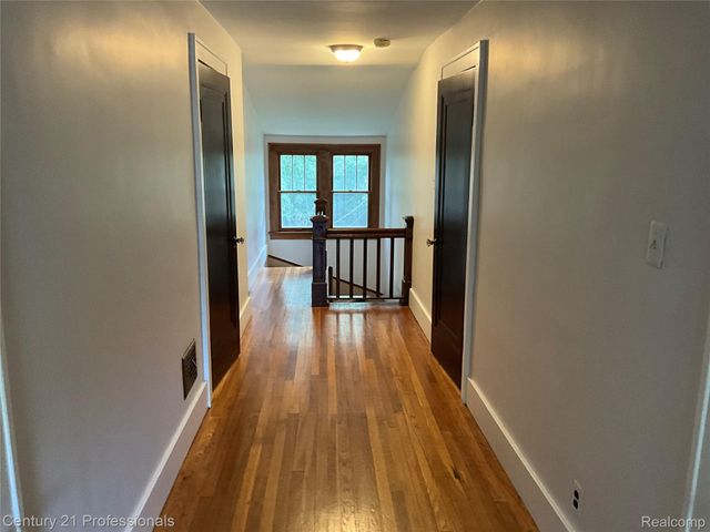 216 Woodside Road, Royal Oak, MI 48073