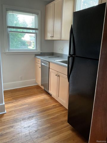 216 Woodside Road, Royal Oak, MI 48073