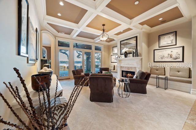 47 River Club Dr, Hilton Head Island, SC 29926