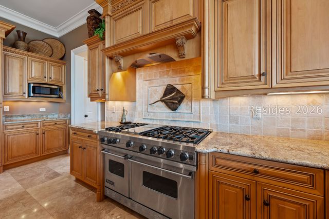 47 River Club Dr, Hilton Head Island, SC 29926