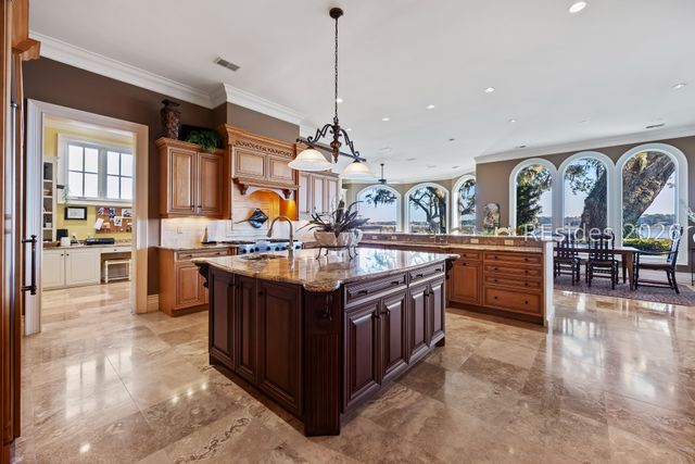 47 River Club Dr, Hilton Head Island, SC 29926