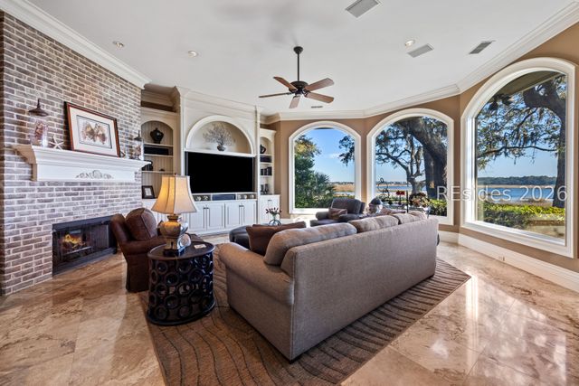 47 River Club Dr, Hilton Head Island, SC 29926