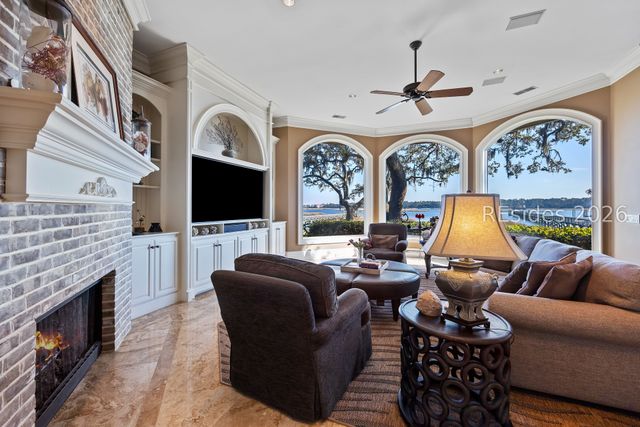 47 River Club Dr, Hilton Head Island, SC 29926