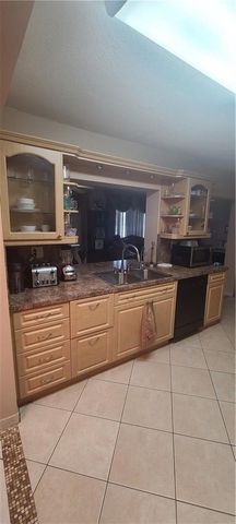 8208 NW 57th Place, Tamarac, FL 33321