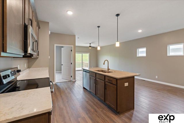 8136 S 178th Street, Omaha, NE 68136