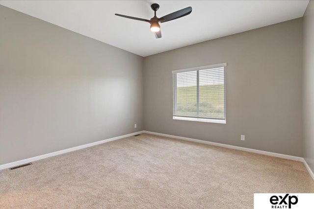 8136 S 178th Street, Omaha, NE 68136