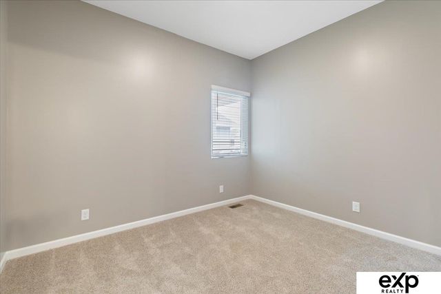 8136 S 178th Street, Omaha, NE 68136