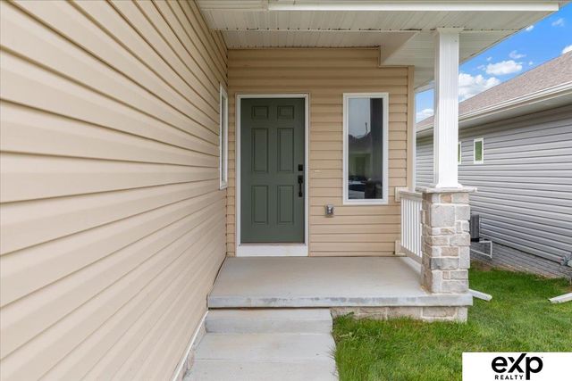 8136 S 178th Street, Omaha, NE 68136