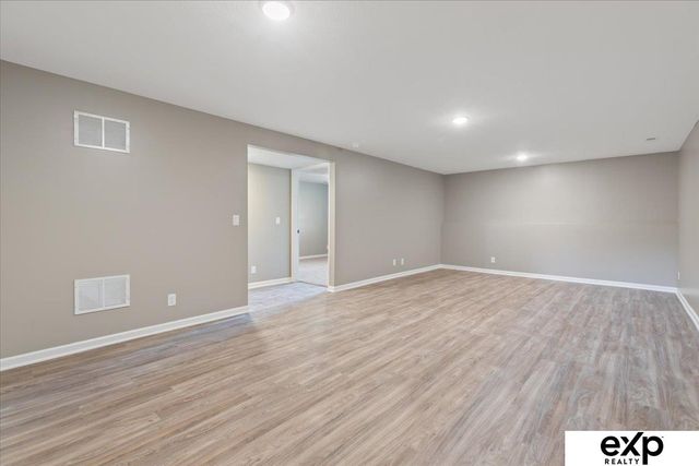 8136 S 178th Street, Omaha, NE 68136