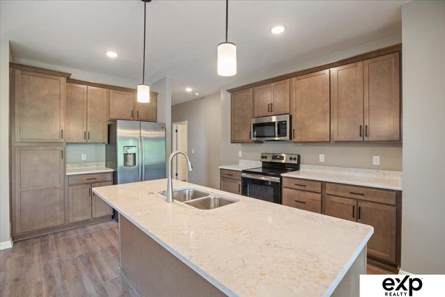 8136 S 178th Street, Omaha, NE 68136