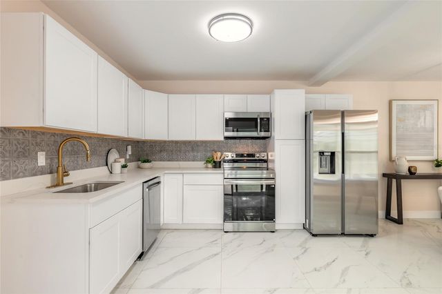 1925 JOHN ARTHUR WAY, Lakeland, FL 33803