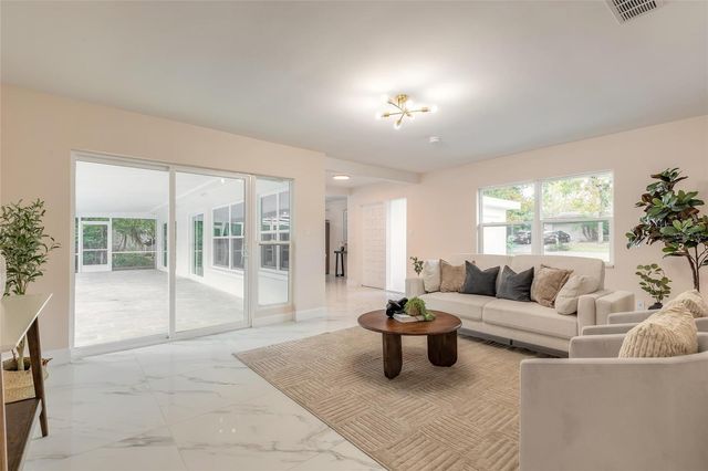 1925 JOHN ARTHUR WAY, Lakeland, FL 33803