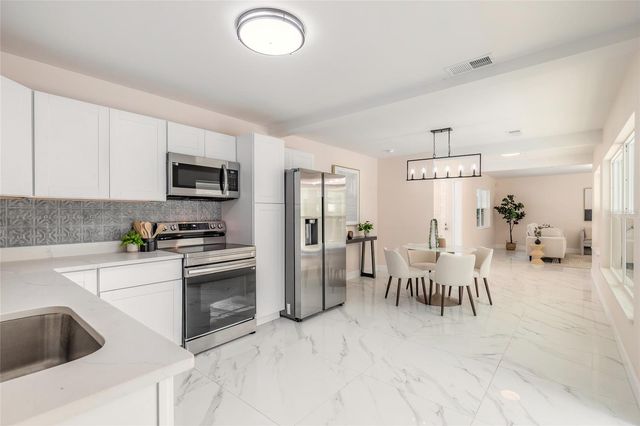 1925 JOHN ARTHUR WAY, Lakeland, FL 33803