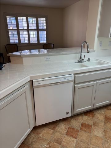130 S Barranca 212, West Covina, CA 91791